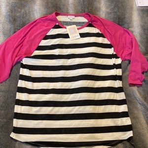 NWT 3X LuLaRoe 3/4 sleeve Randy top. Black and white with pink sleeves